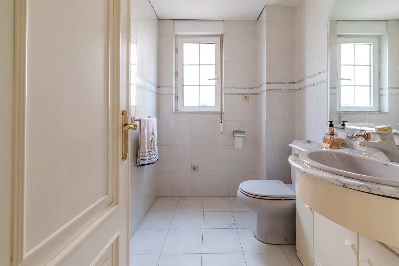 Bany de Casa o xalet en venda en Pozuelo de Alarcón amb Aire condicionat, Jardí privat i Parquet