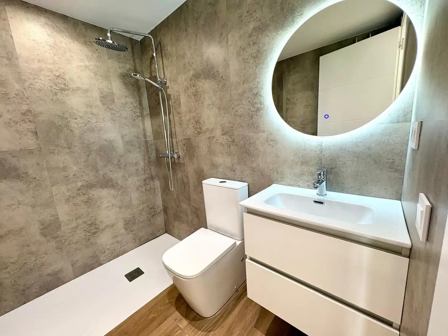 Baño de Ático en venta en Santa Perpètua de Mogoda con Aire acondicionado, Calefacción y Parquet