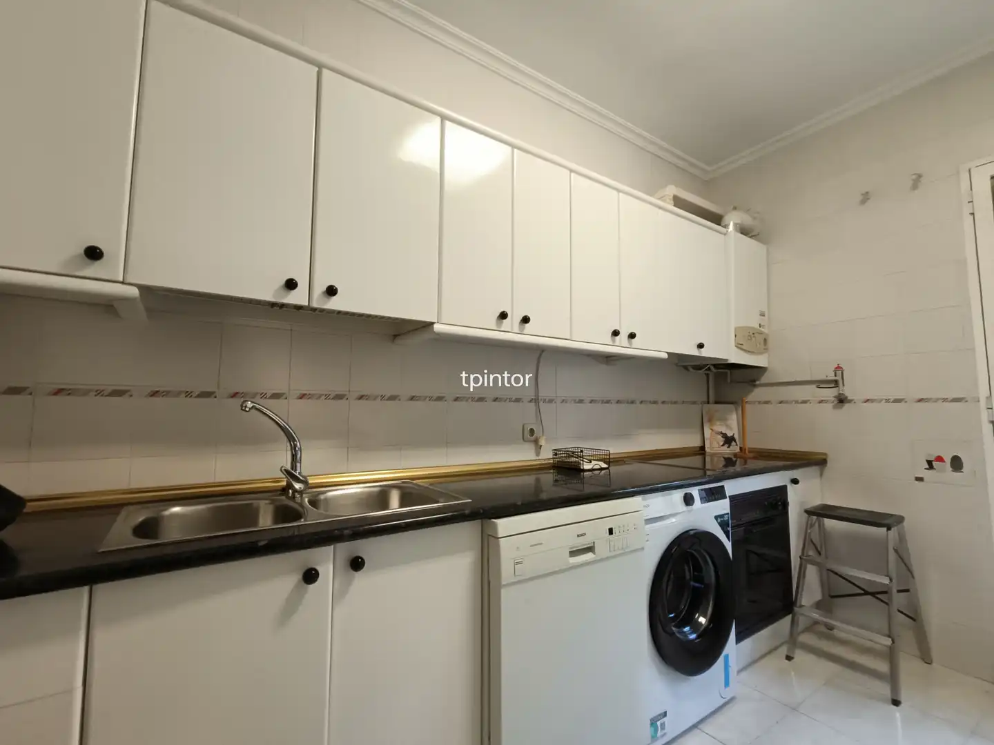 Kitchen of Flat for rent in Cáceres  with Air Conditioner, Heating and Private garden