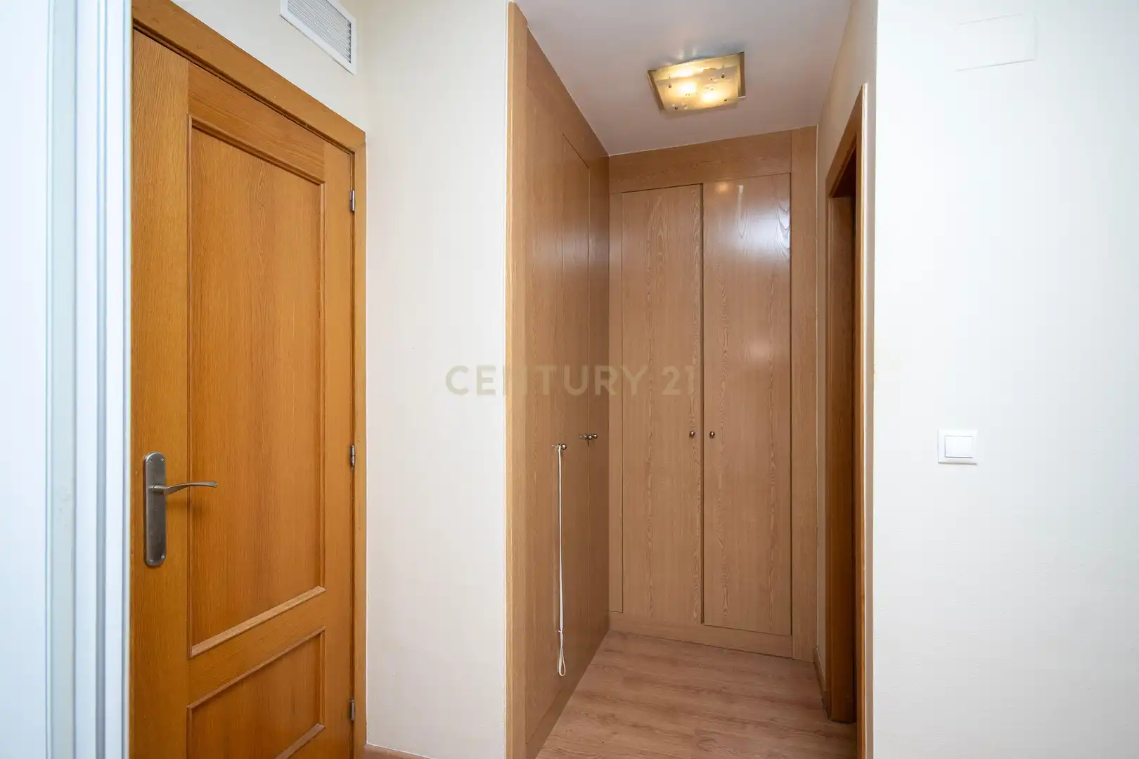 Casa adosada en venta en Alicante / Alacant con Aire acondicionado, Balcón y Piscina comunitaria