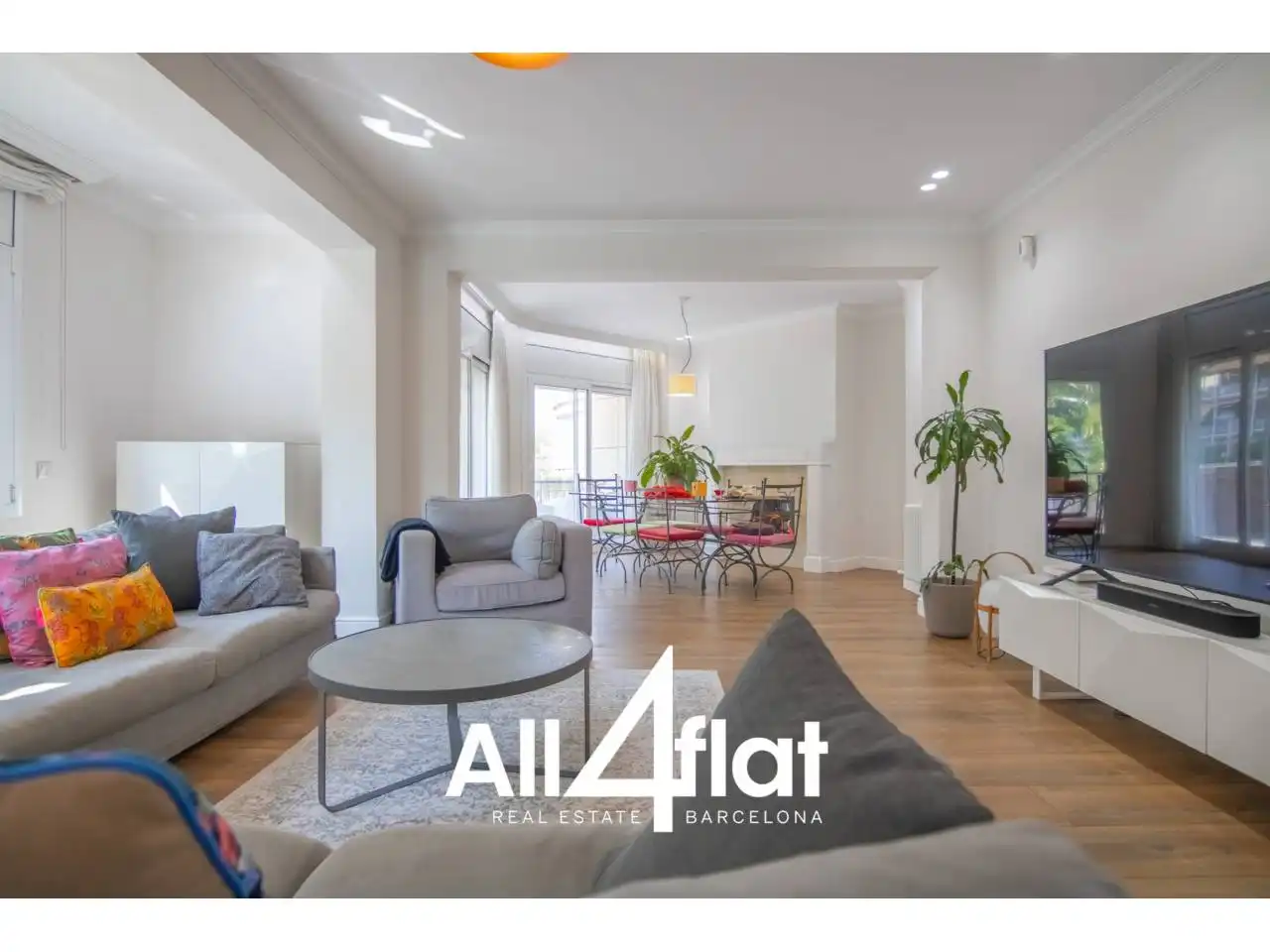 Living room of Flat for sale in Barcelona  with Air Conditioner, Heating and Parquet flooring