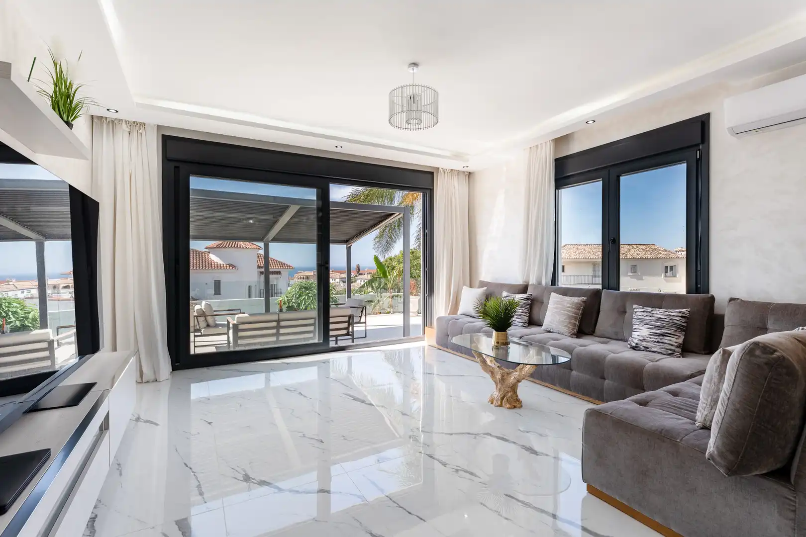 Casa con piscina en venta en Calle Libra 42, imagen 4
