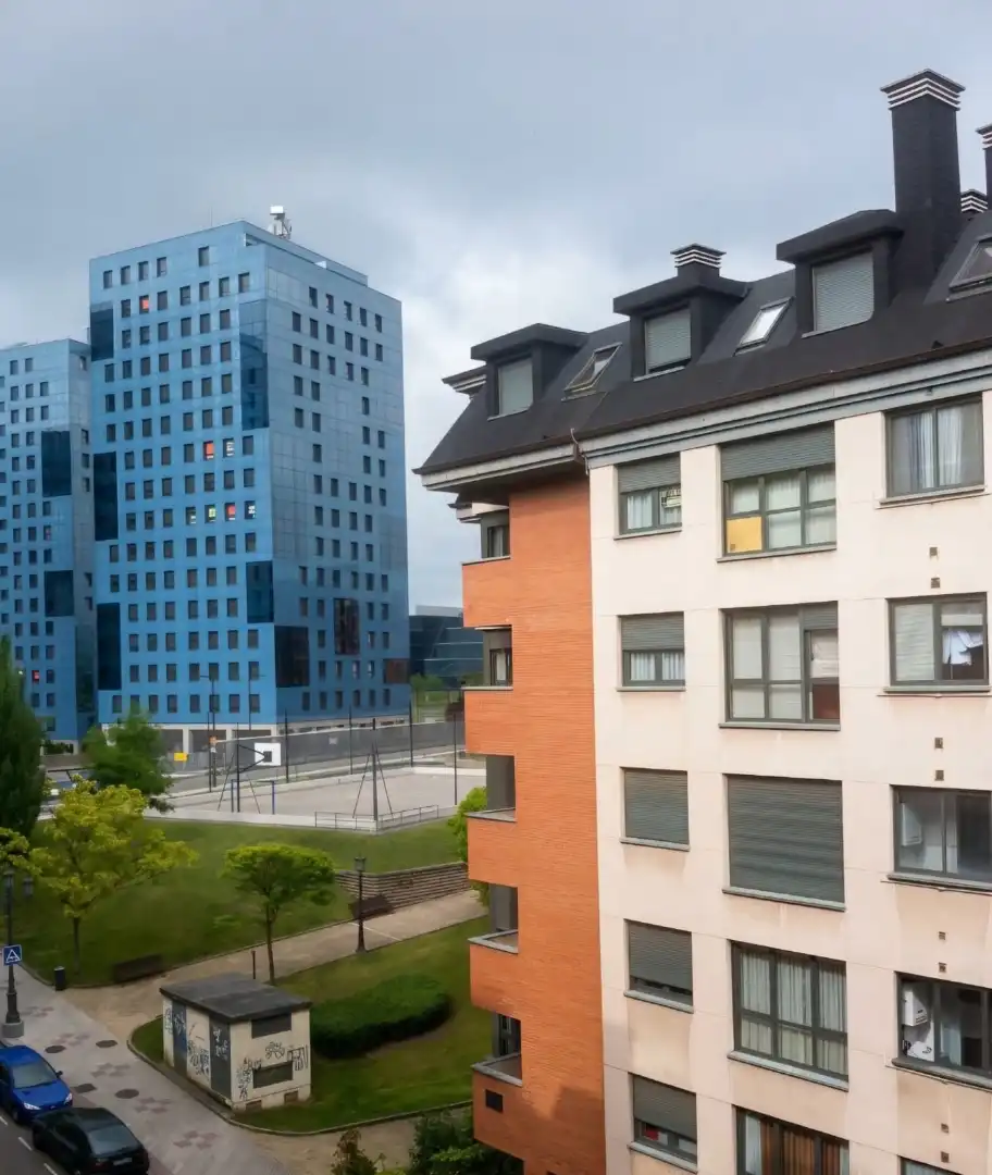 Vista exterior de Piso en venta en Oviedo  con Calefacción y Amueblado