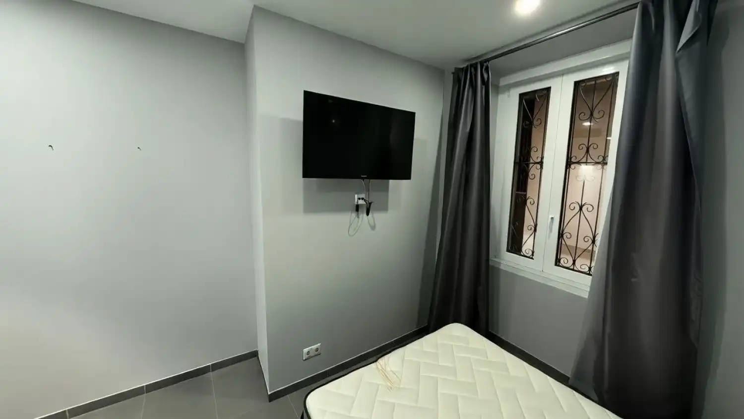Schlafzimmer von Wohnung zur Miete in Madrid mit Klimaanlage, Heizung und Möbliert