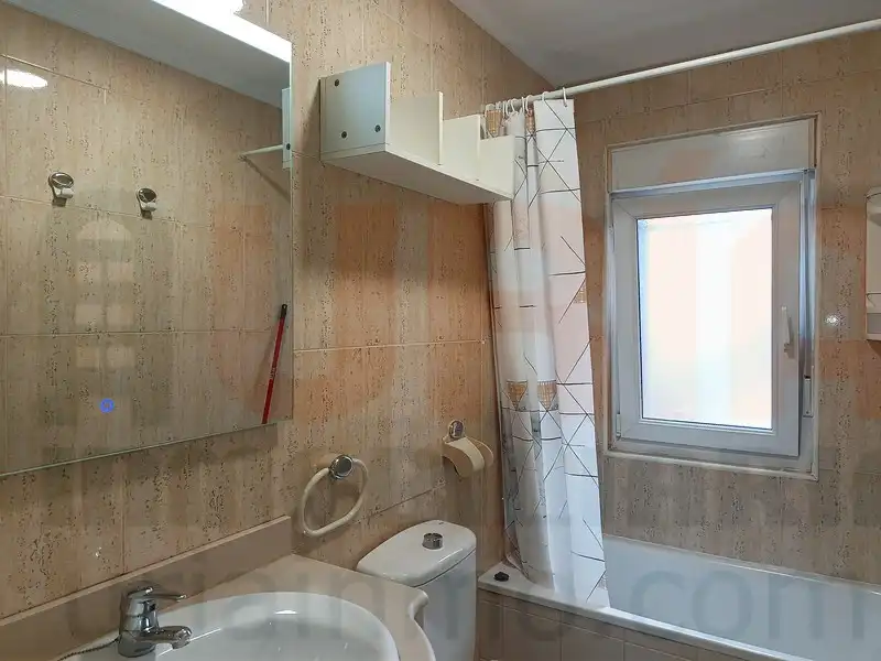 Baño de Piso en venta en Oviedo  con Calefacción, Amueblado y Horno