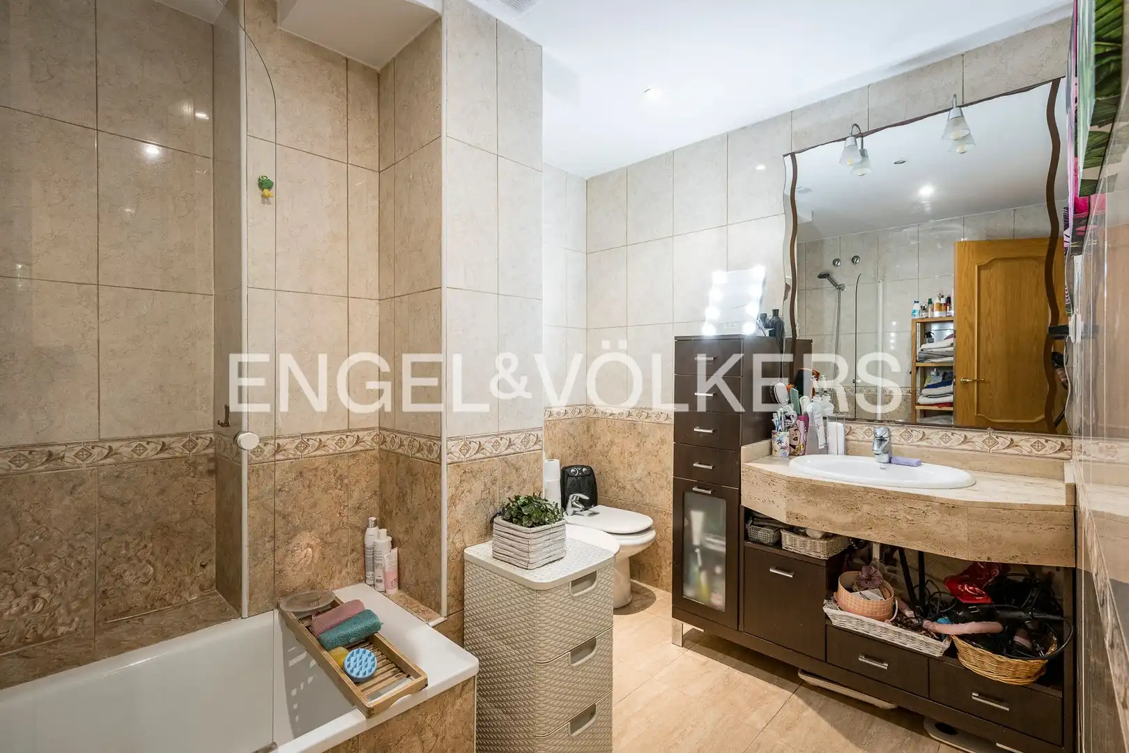 Badezimmer von Wohnung zum Verkauf in L'Hospitalet de Llobregat mit Klimaanlage, Heizung und Terrasse