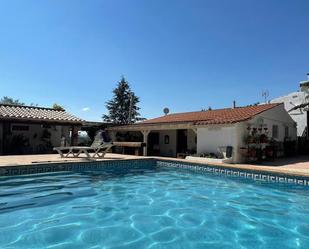 Piscina de Finca rústica en venda en Chauchina amb Calefacció, Jardí privat i Terrassa