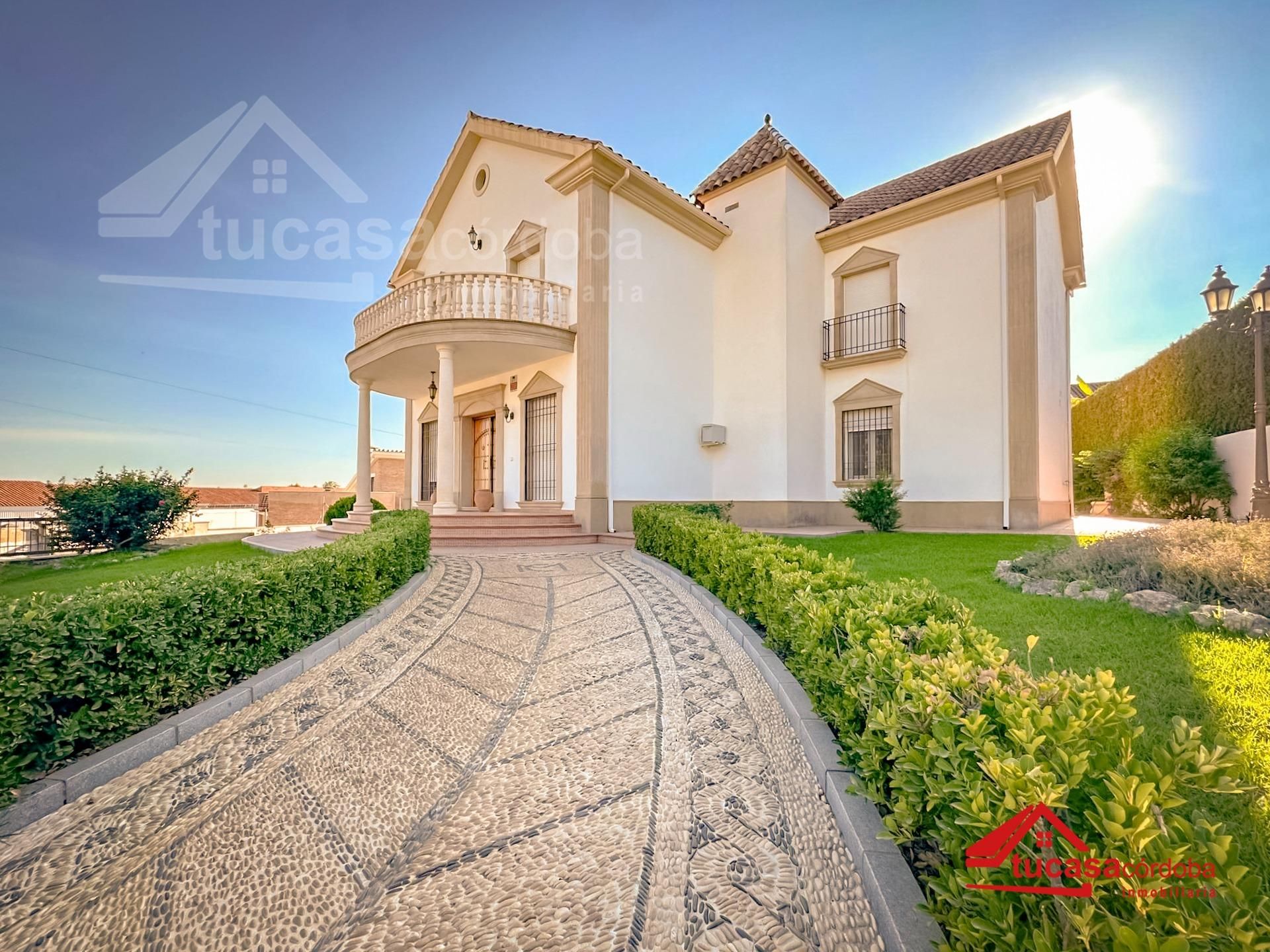 Vista exterior de Casa o chalet en venta en  Córdoba Capital con Aire acondicionado, Calefacción y Jardín privado