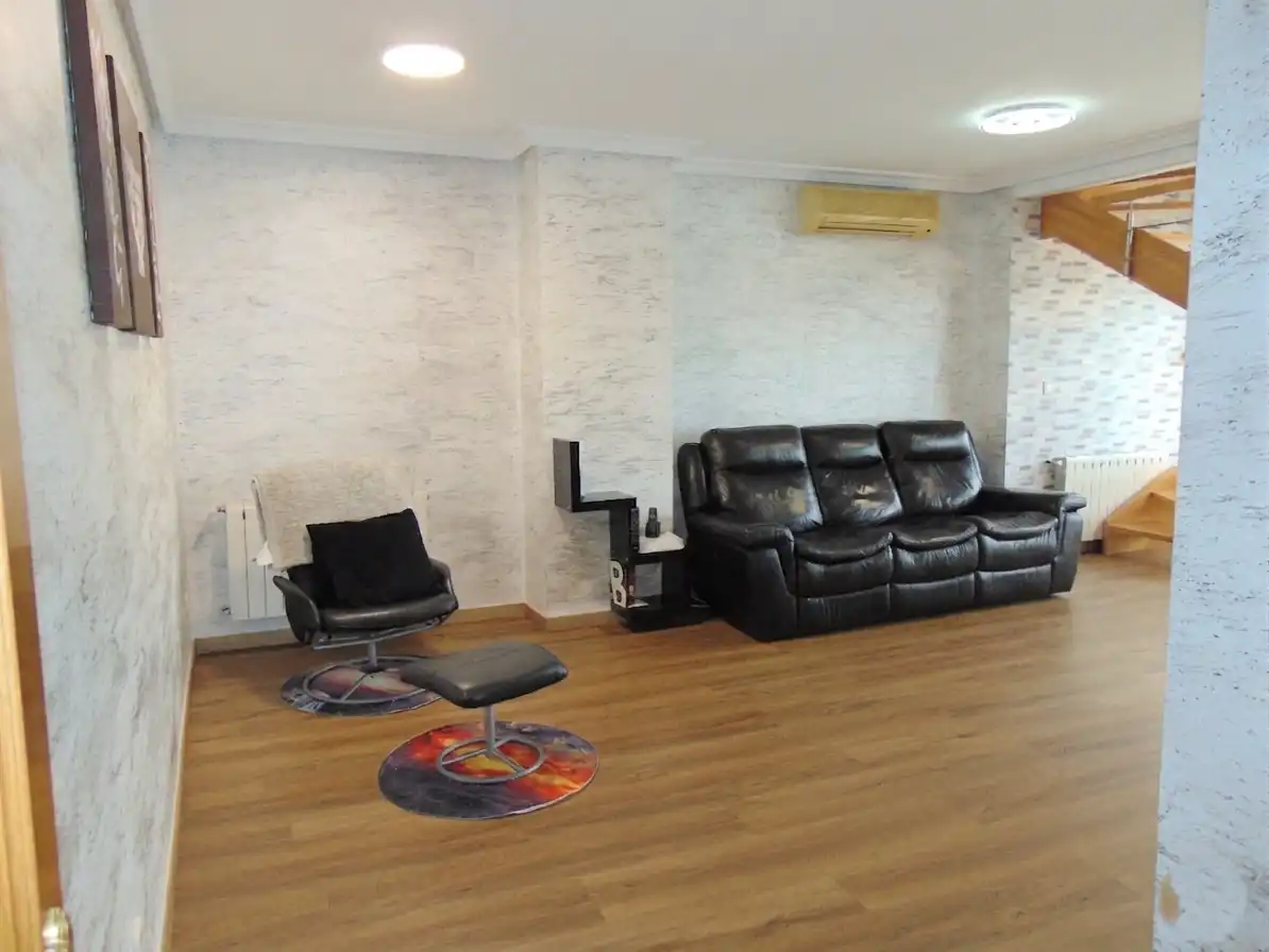 Sala d'estar de Àtic en venda en Parla amb Aire condicionat, Calefacció i Terrassa