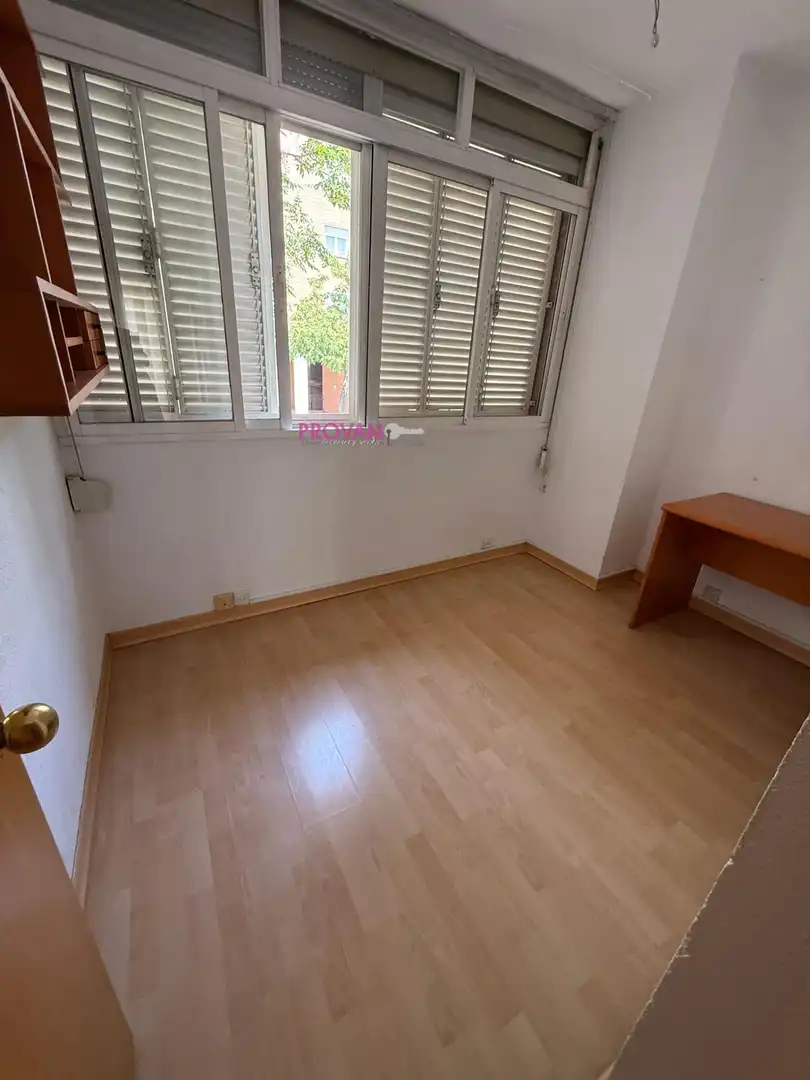 Dormitori de Casa adosada en venda en Torrejón de Ardoz amb Aire condicionat, Calefacció i Terrassa