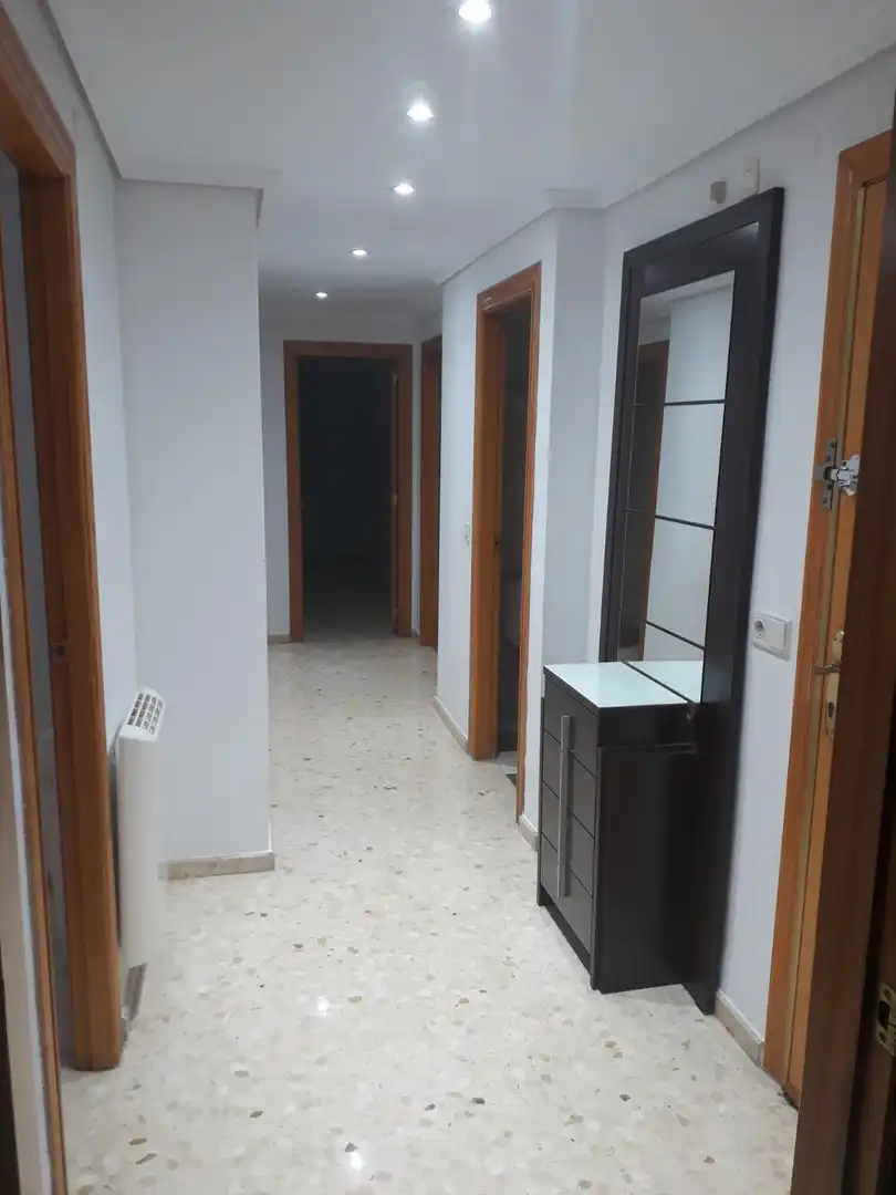 Pis amb ascensor en venda a Pasaje REX