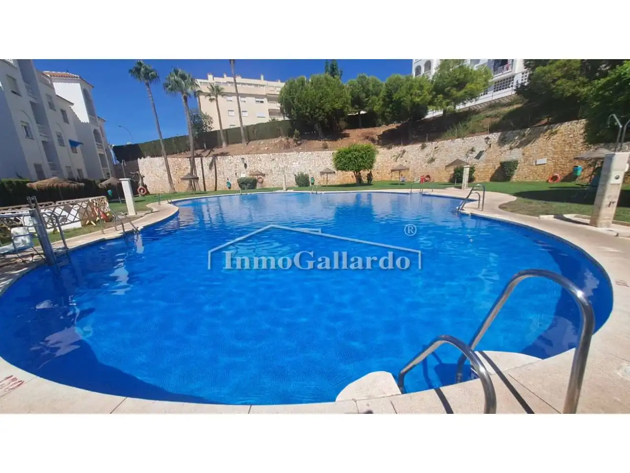 Piscina de Apartamento de alquiler en Rincón de la Victoria con Terraza, Amueblado y Piscina comunitaria