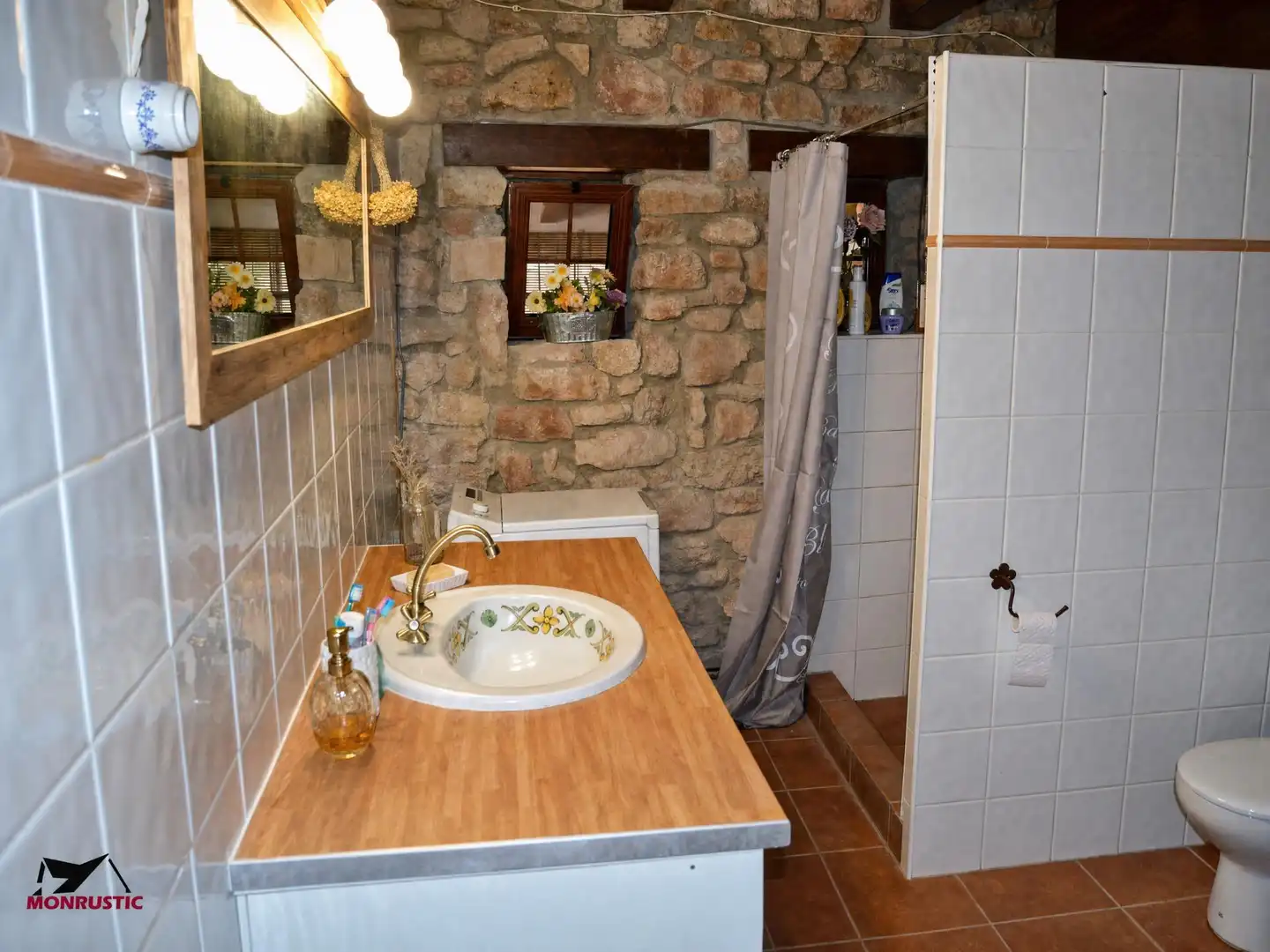 Bathroom of Houses for sale in Montblanc  with Air Conditioner, Private garden and Terrace