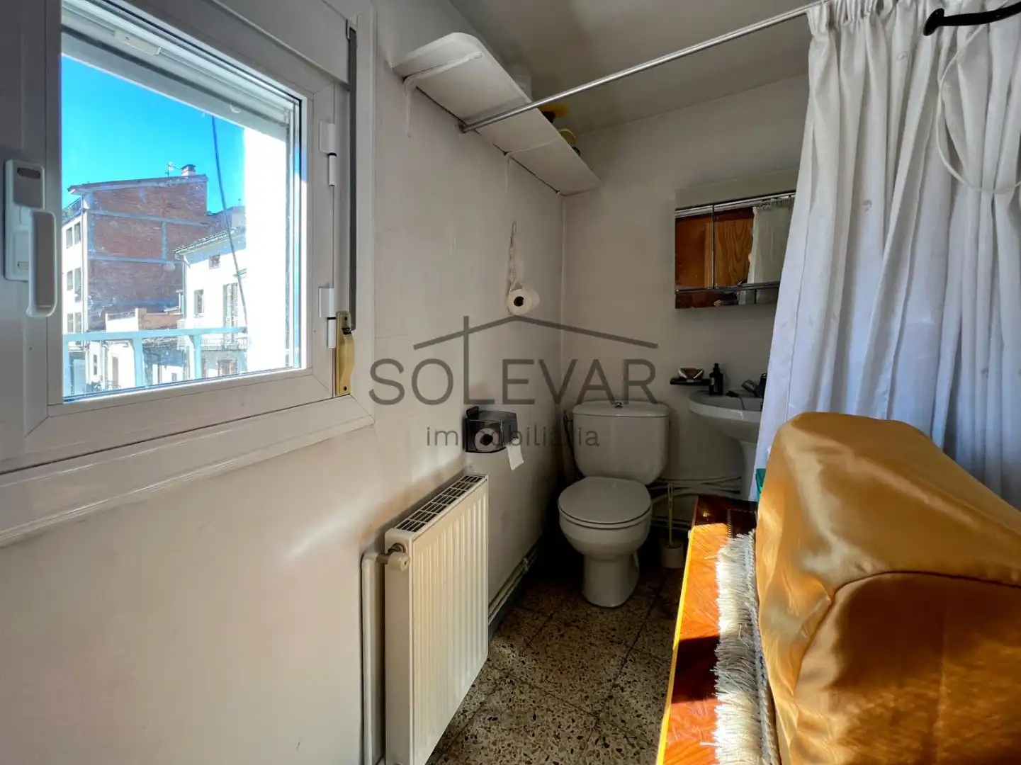 Bany de Casa o xalet en venda en Tremp amb Moblat