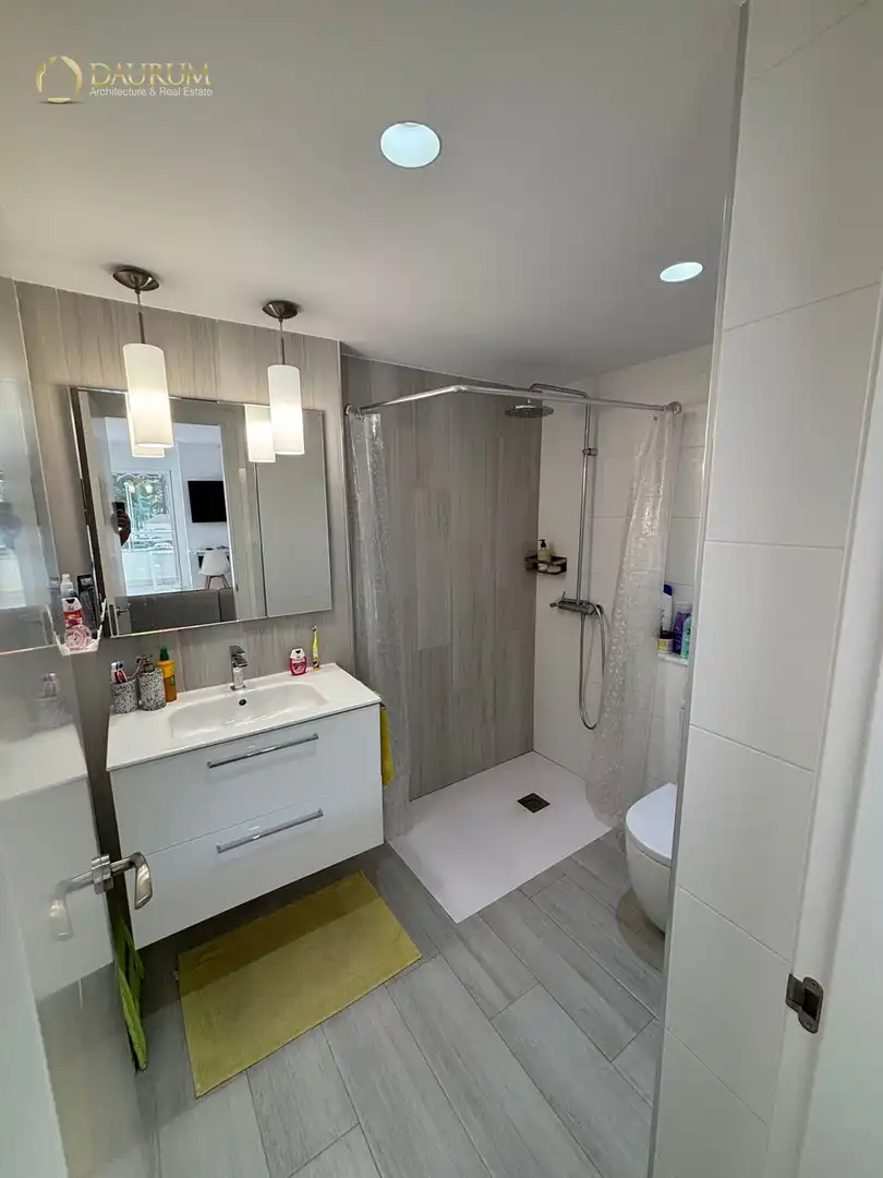 Baño de Piso en venta en Cullera con Aire acondicionado, Terraza y Piscina