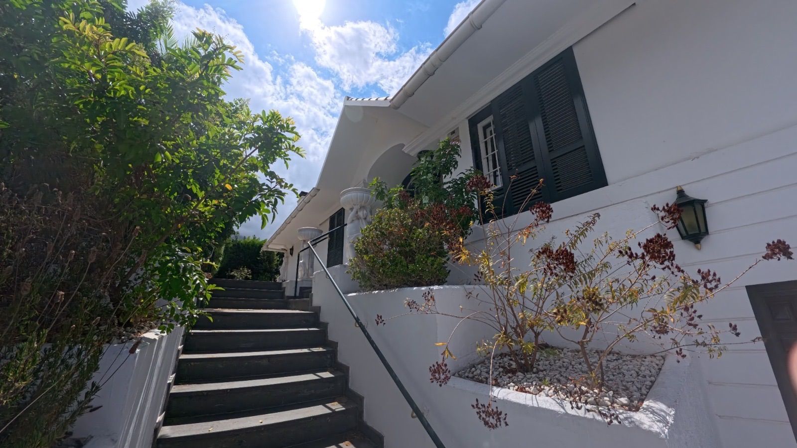 Vista exterior de Casa o xalet en venda en La Orotava amb Jardí privat, Traster i Moblat