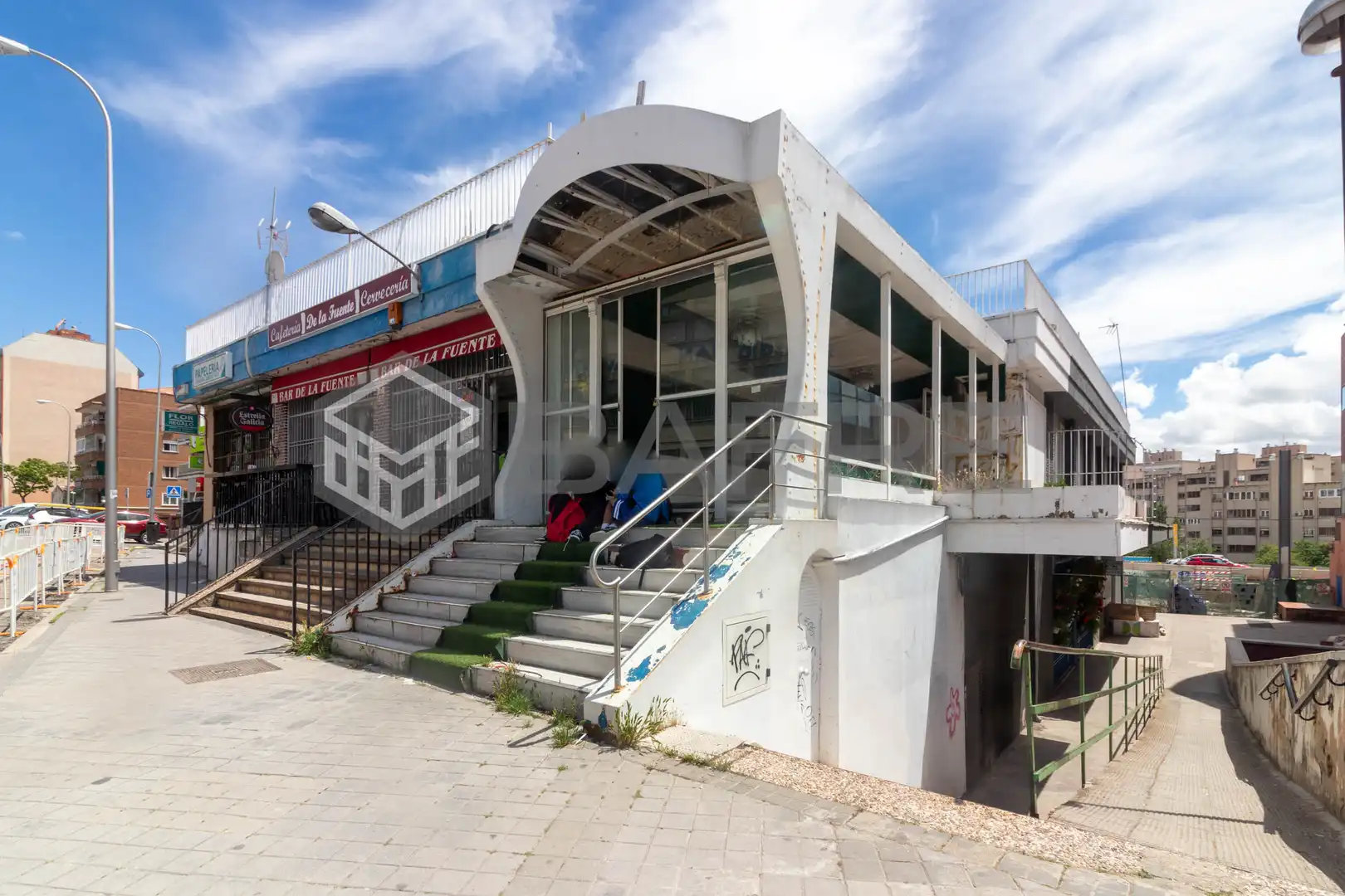 Vista exterior de Local en venta en Madrid