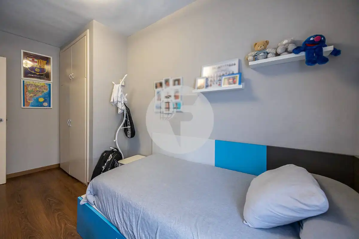 Dormitori de Casa adosada en venda en Sabadell amb Aire condicionat, Calefacció i Terrassa
