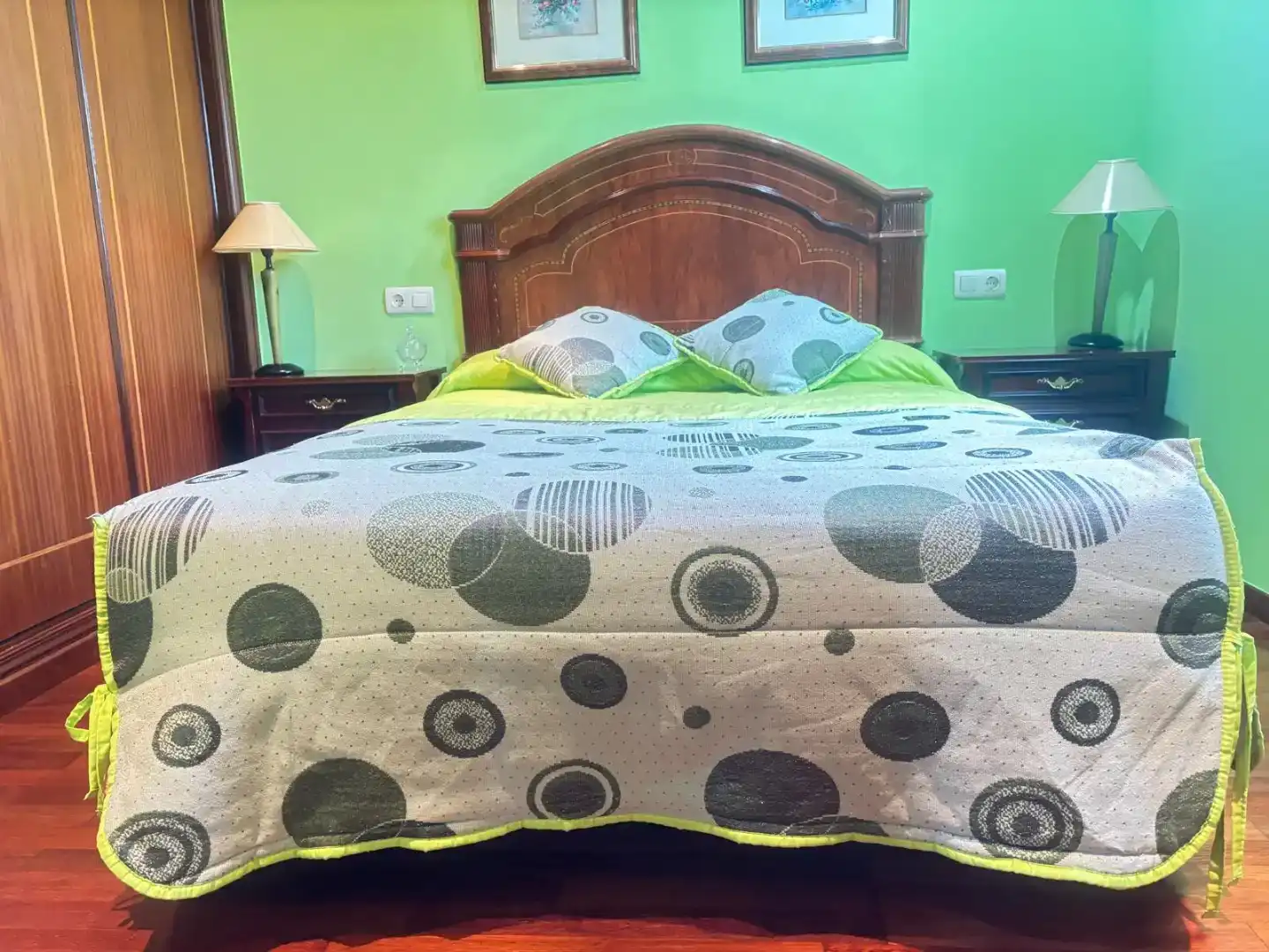 Dormitori de Casa o xalet de lloguer en Cangas  amb Jardí privat, Parquet i Moblat