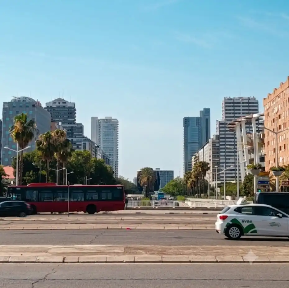 Vista exterior de Piso en venta en Valencia con Balcón y Alarma