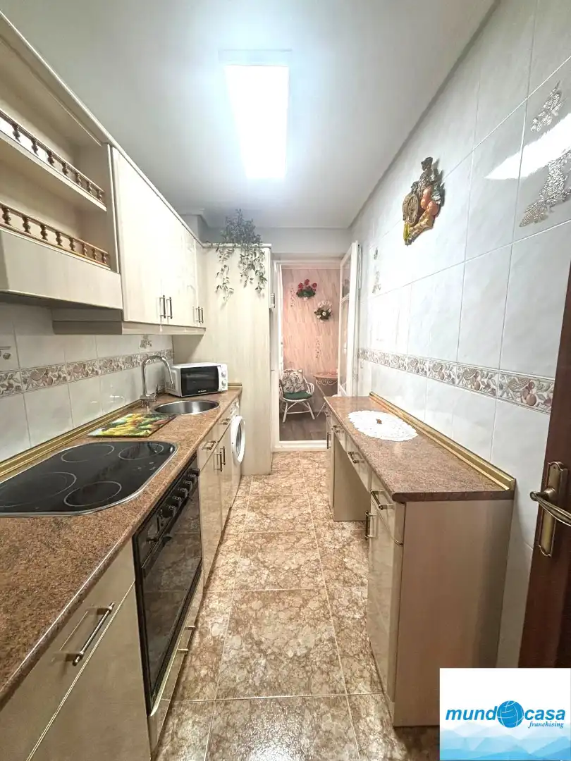 Kitchen of Flat for sale in Zaragoza  with Heating, Terrace and Furnished
