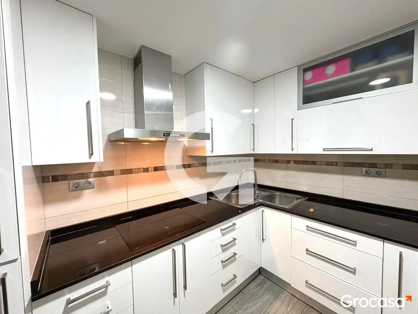 Kitchen of Flat for sale in Mataró  with Furnished, Oven and Washing machine