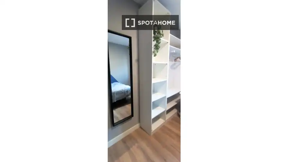 Habitación de Piso para compartir en Segovia con Aire acondicionado, Calefacción y Amueblado