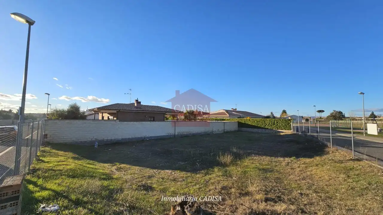 Residential land for sale in Villamayor, imagen 2