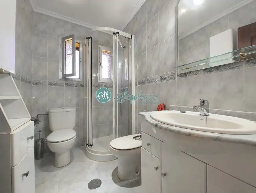 Baño de Piso en venta en Segovia con Calefacción, Parquet y Terraza