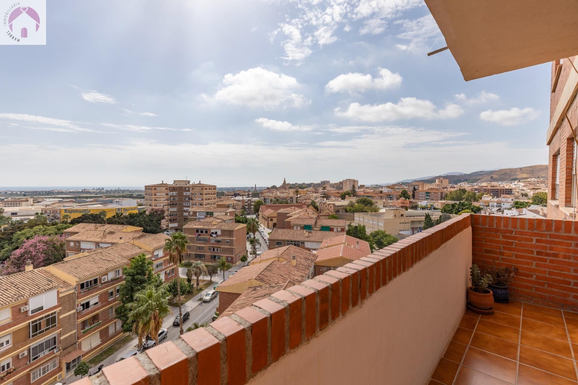 Vista exterior de Pis en venda en Motril amb Terrassa