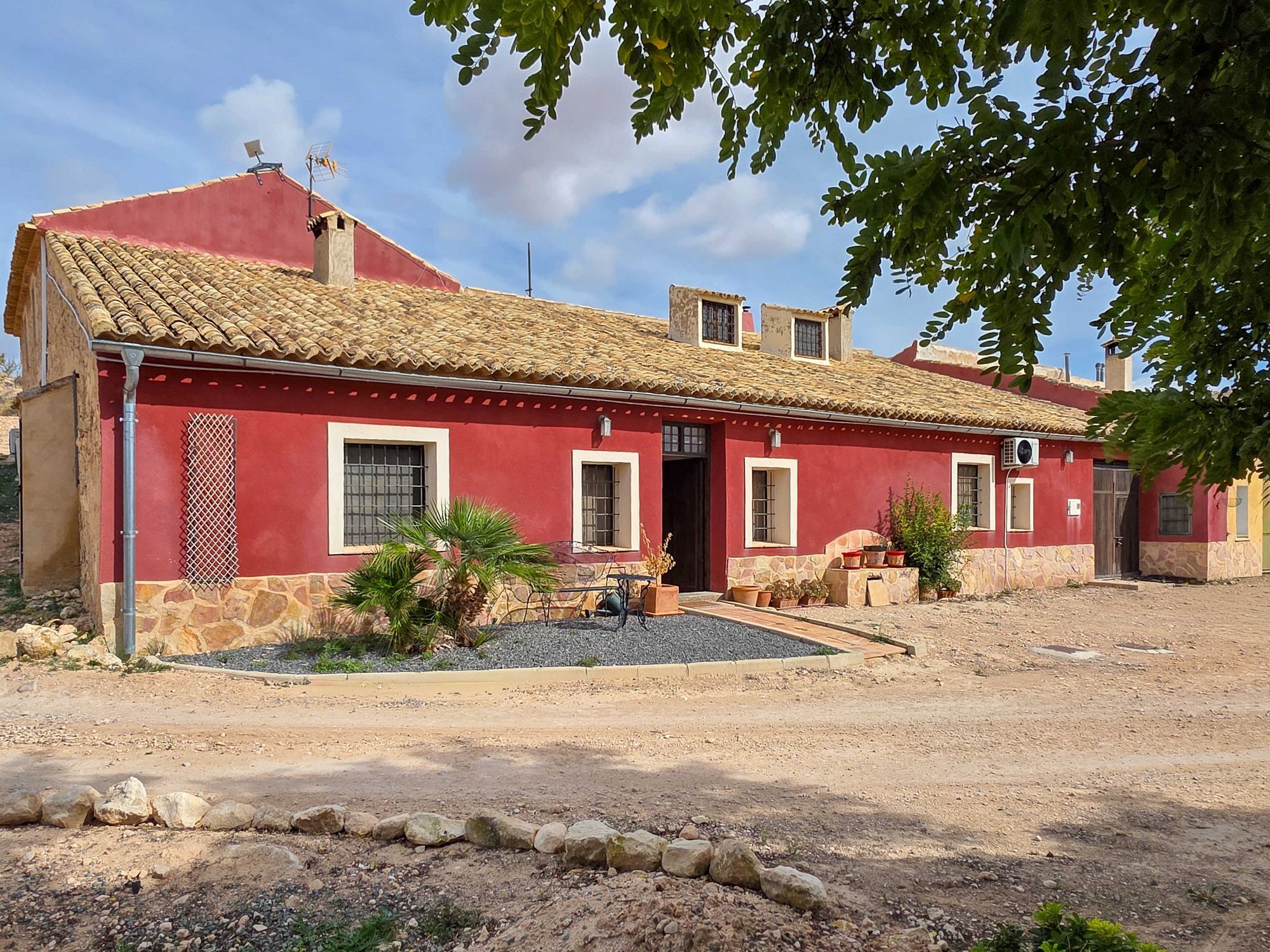 Vista exterior de Finca rústica en venda en Jumilla amb Terrassa