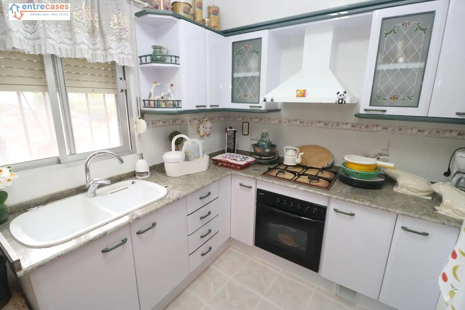 Cocina de Planta baja en venta en Gilet con Amueblado y Balcón