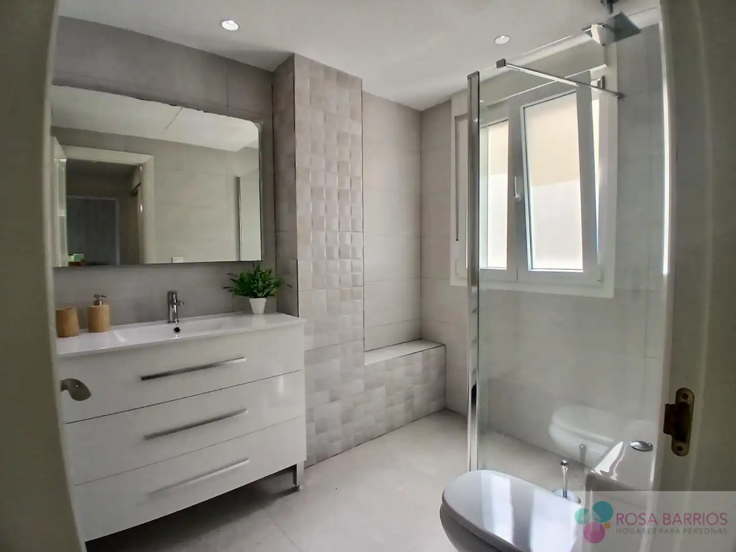 Bathroom of Flat for rent in Marbella  with Terrace, Furnished and Community pool