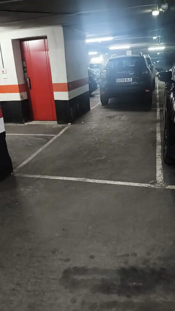 Einzelparkplatz mit Aufzug zum Verkauf in Autonomia Kalea