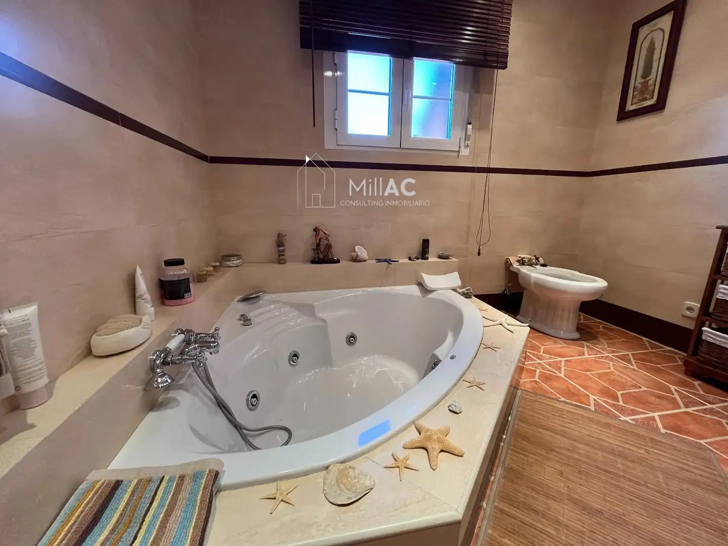 Bathroom of Houses for sale in El Espinar  with Heating, Private garden and Terrace