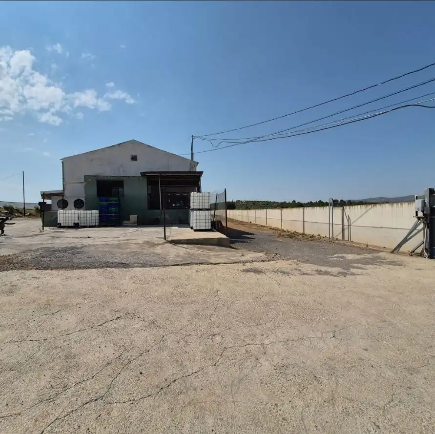 Exterior view of Commercial properties for rent in Viver  with Air Conditioner and Furnished