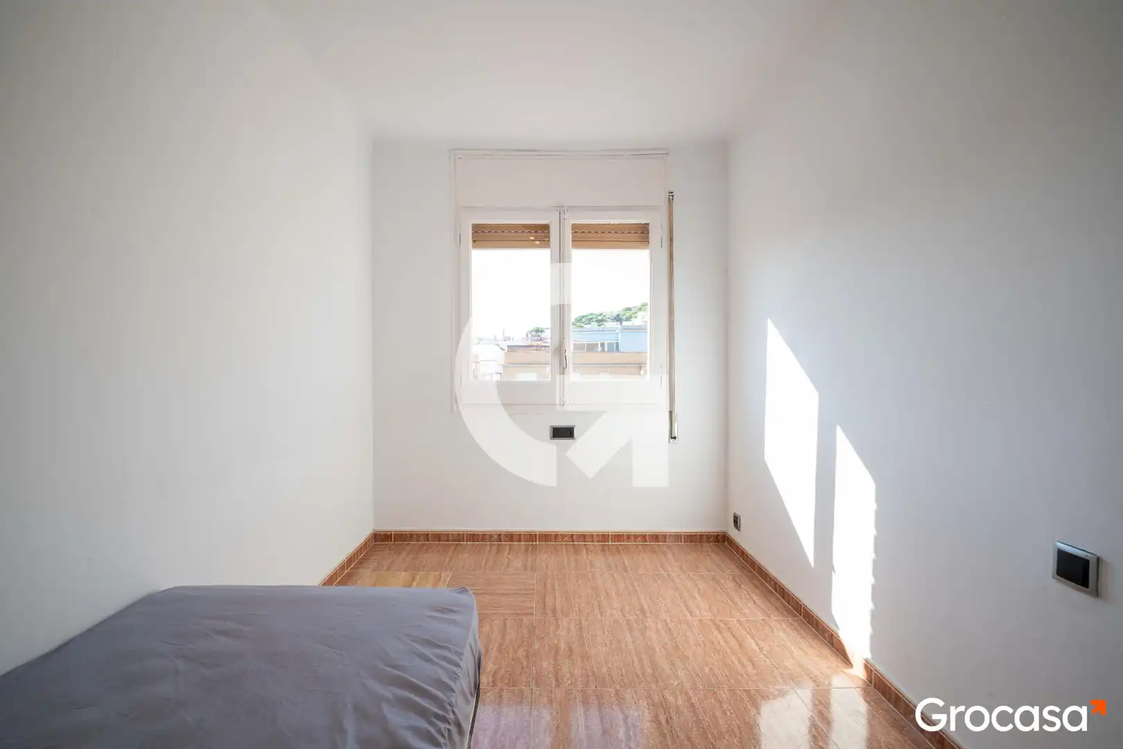 Bedroom of Flat for sale in Mataró  with Air Conditioner, Oven and TV