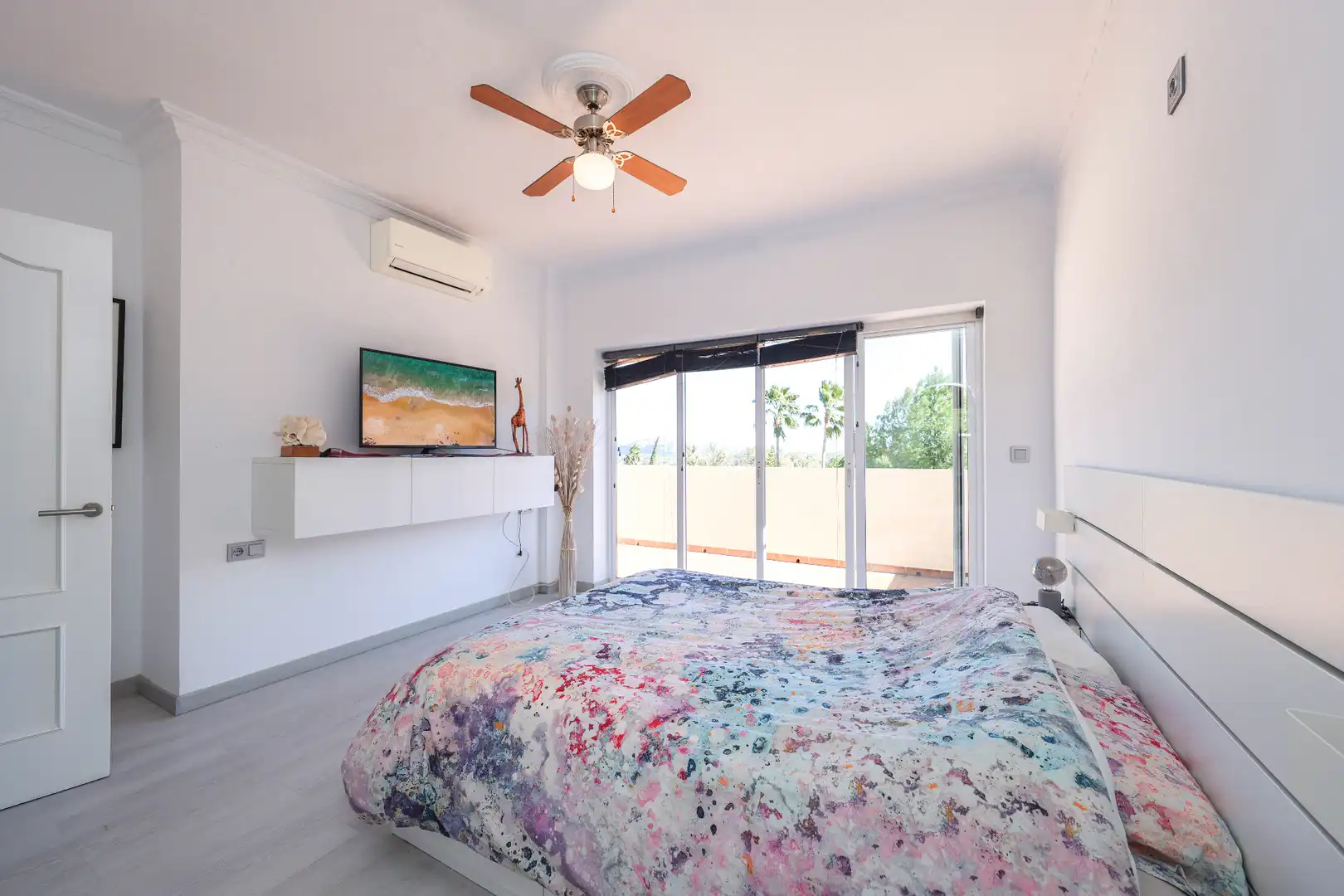 Bedroom of Houses for sale in Coín  with Private garden and Swimming Pool