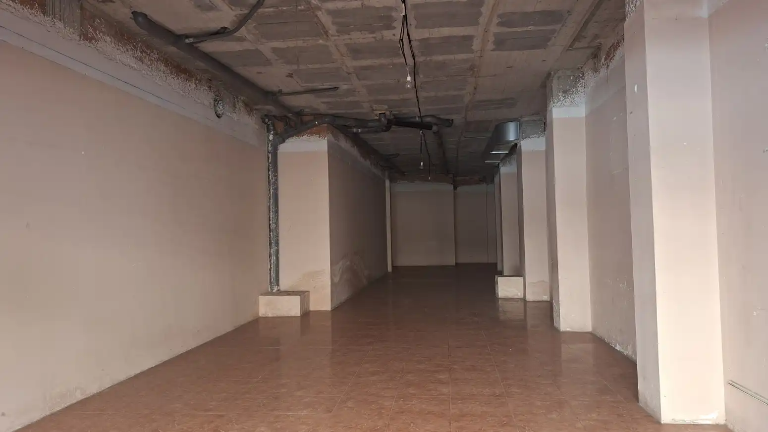 Local comercial en venda a Llevant, imagen 2