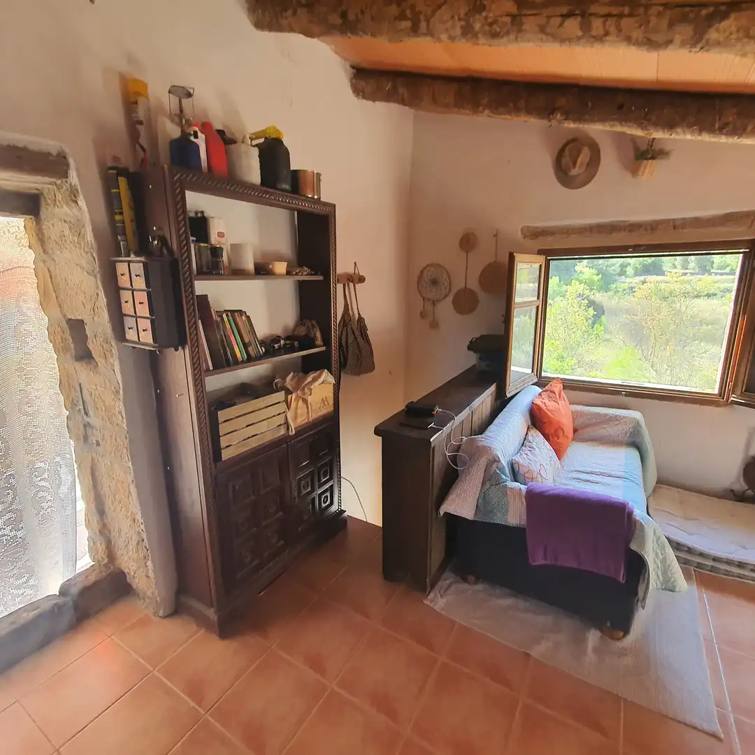 Dormitori de Finca rústica en venda en Caseres amb Moblat
