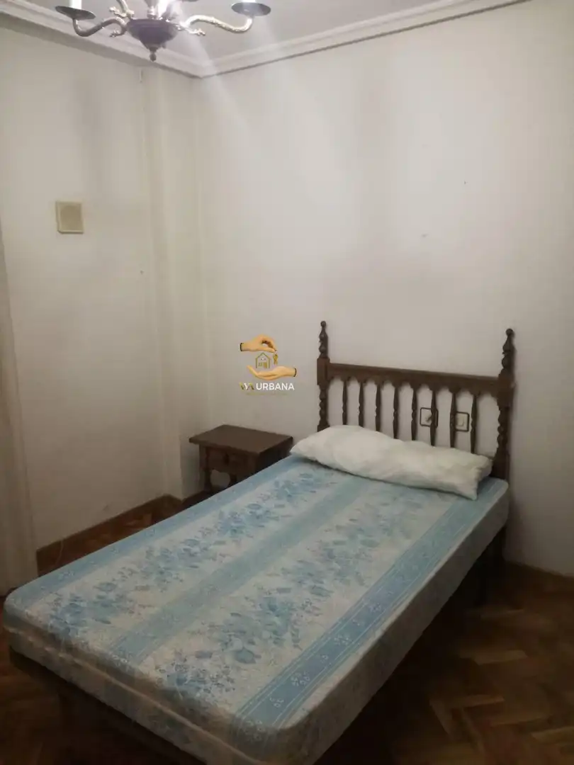 Schlafzimmer von Wohnung zum Verkauf in Salamanca mit Heizung, Möbliert und Balkon