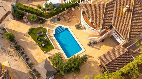 Chalet independiente, parcela 879m2, 4 habitaciones, 3 baños, Terraza, piscina, estudio para invitados, AC, imagen 3