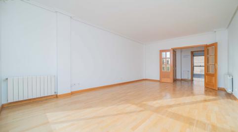 Foto 5 de Piso en venta en Calle Fragata, 19, Golf - El Carralero, Madrid