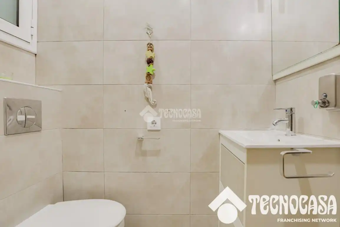 Baño de Piso en venta en Barcelona con Calefacción y Parquet