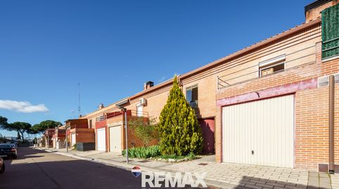 Foto 2 de Casa adosada en venta en Calle Norias, 6, Tudela de Duero, Valladolid