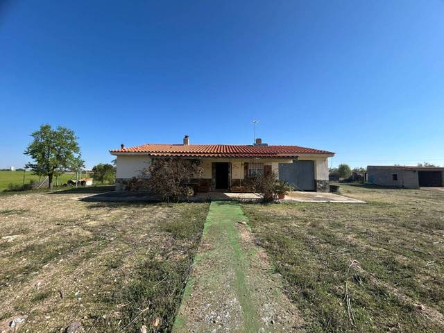 Finca rústica en Venta en Camuñas