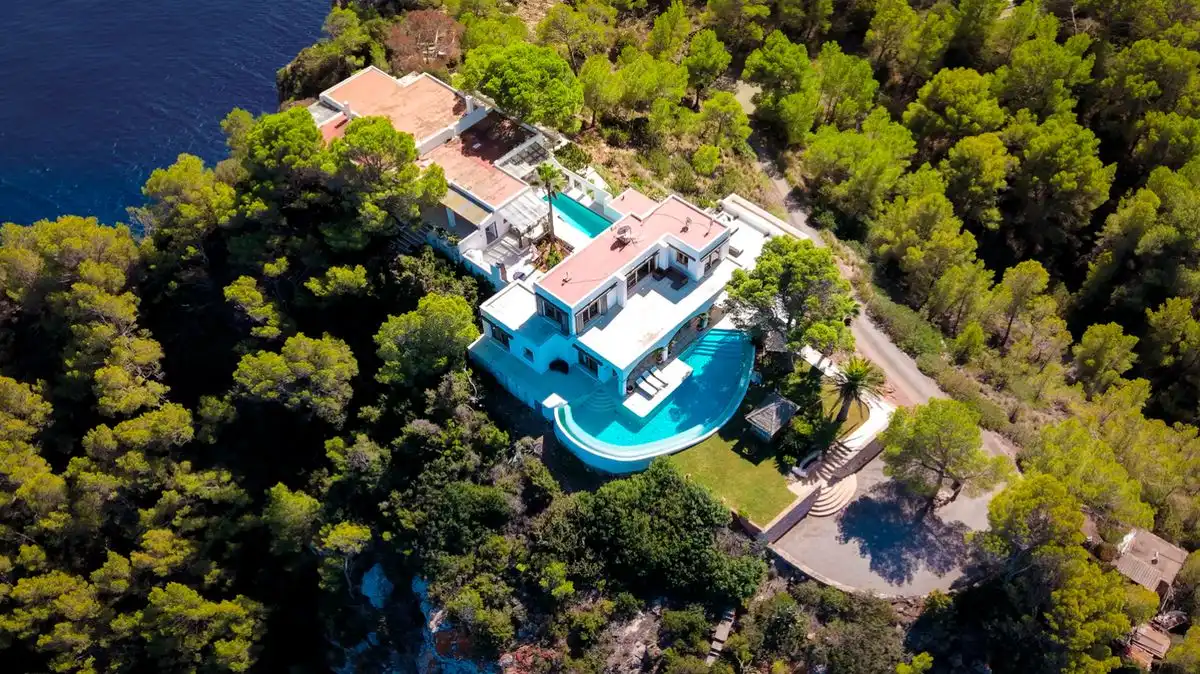 Vista exterior de Casa o xalet en venda en Santa Eulària des Riu amb Aire condicionat, Calefacció i Jardí privat