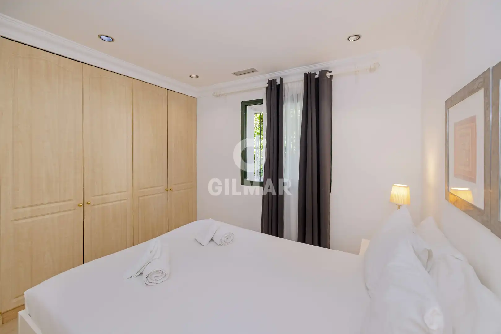 Dormitori de Apartament en venda en Marbella amb Calefacció, Jardí privat i Piscina