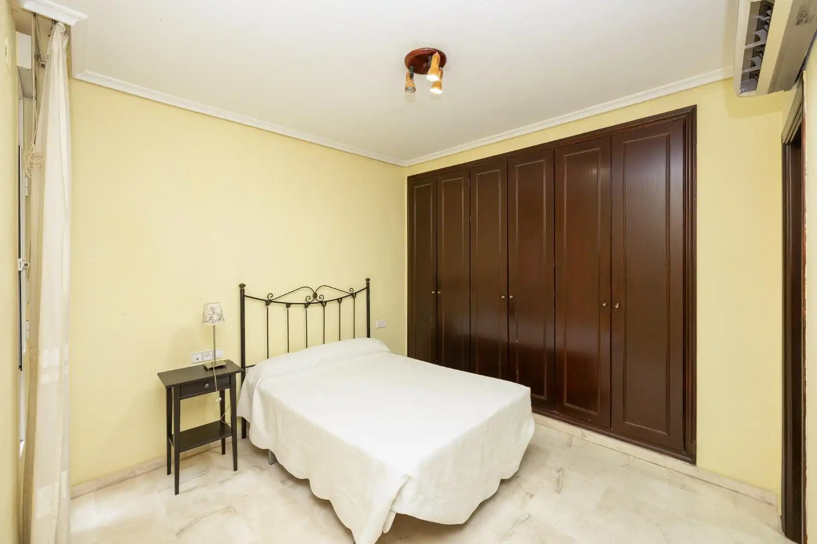 Bedroom of Flat for sale in Granada