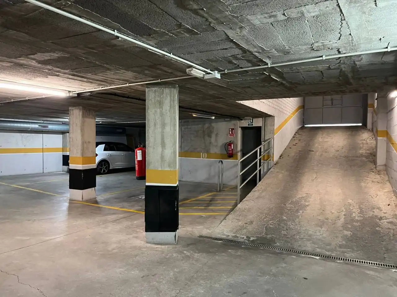 Einzelparkplatz mit Aufzug zum Verkauf in Calle Riu Güell, imagen 4